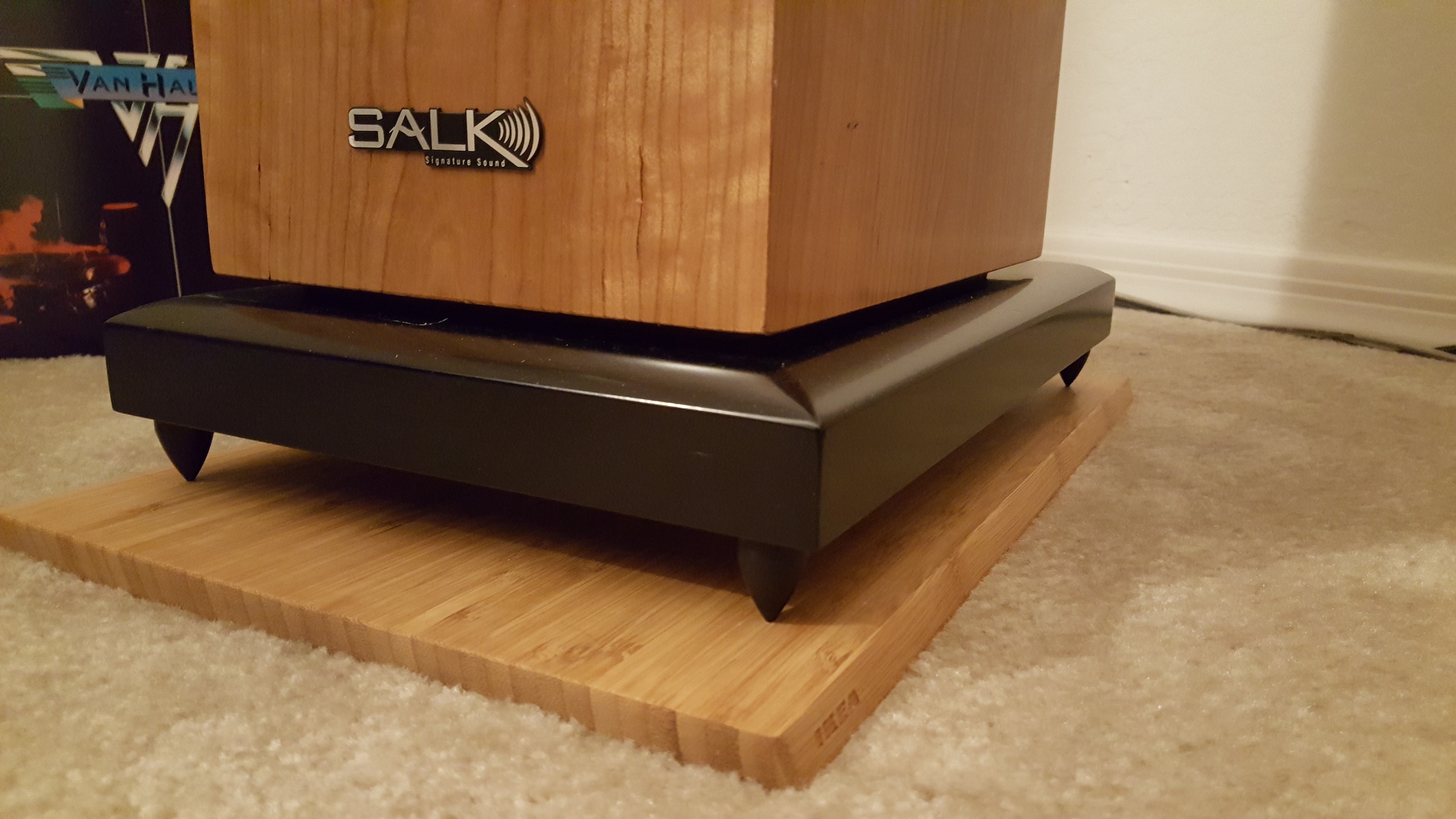 Speaker feet for wooden hot sale floors