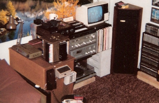 Dorm room 1980b.jpg