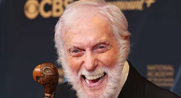 lord helmet Van Dyke.jpeg