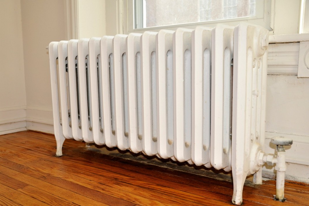 old-heating-radiator-picture-id94733113.jpg