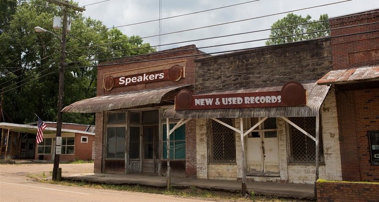 speaker-saloon.jpg