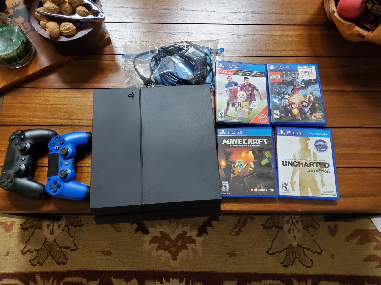For Sale: PS4 500GB 2 controllers, games in excellent condition 