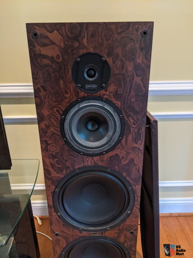 3425717-57774834-spendor-fl10-speakers.jpg