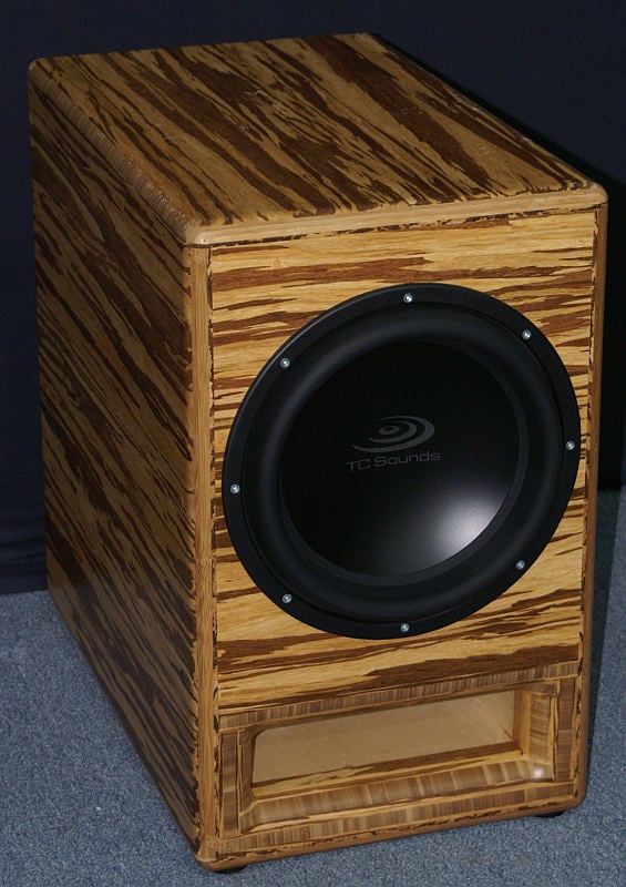 www.audioholics.com