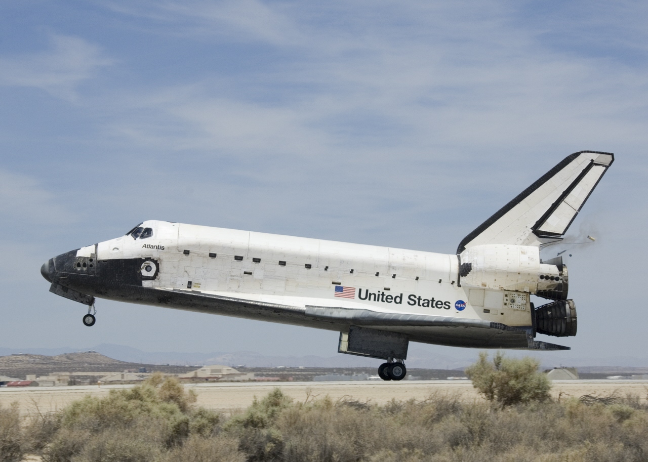 2007-06-22-nasa-shuttle-atlantis-large.jpg
