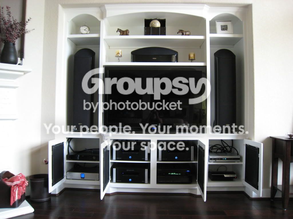2-LivingRoom.jpg