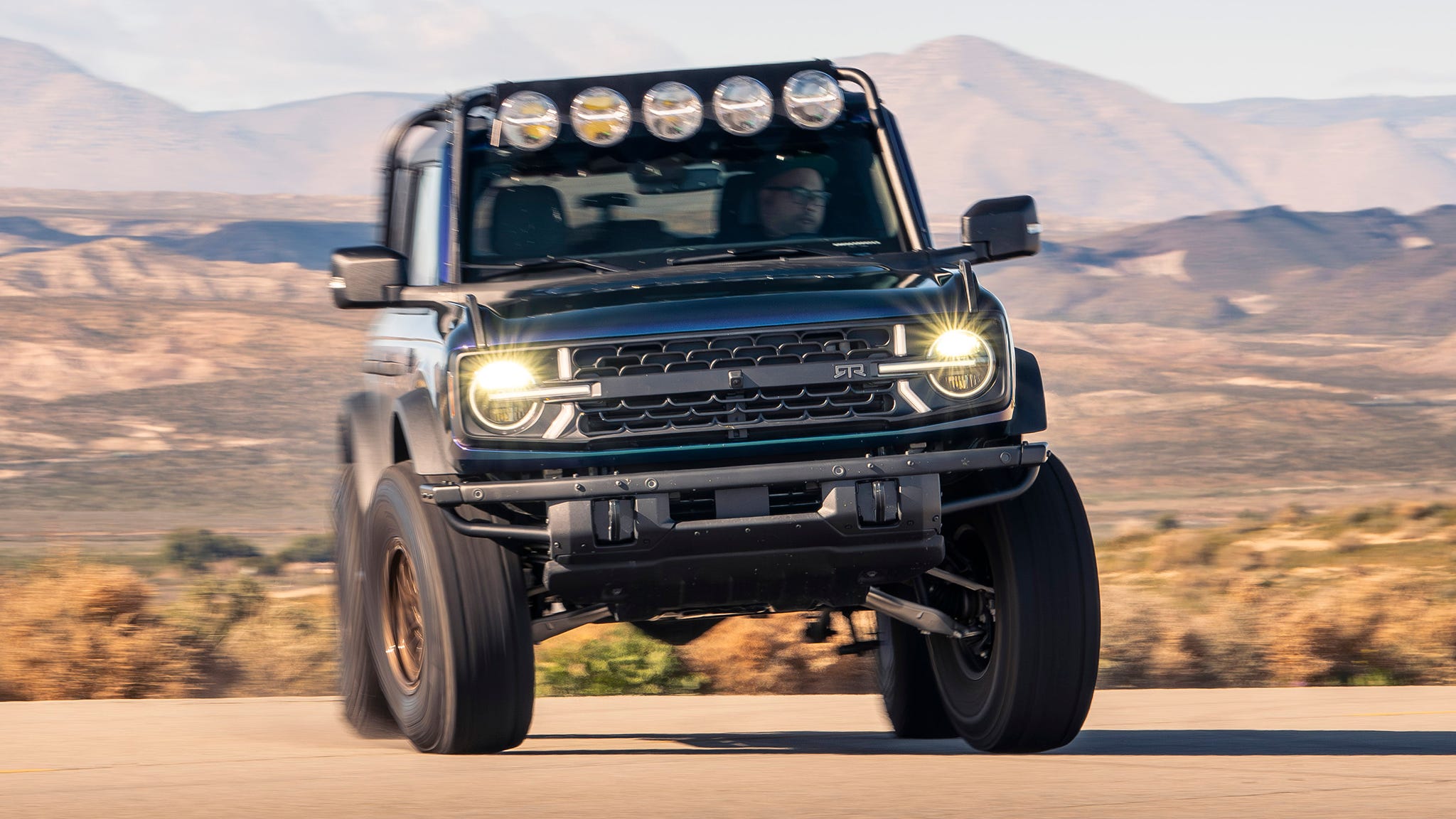 www.motortrend.com