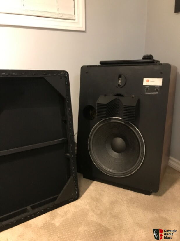 3900009-10841c03-jbl-l300-summit.jpg
